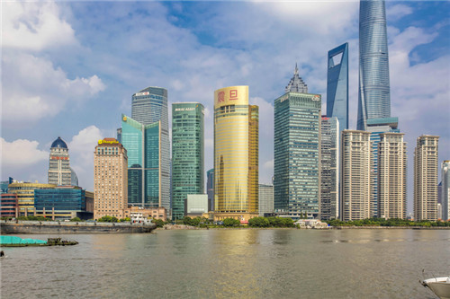 震旦国际大楼外观金色设计